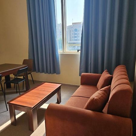 Oasis Hostel Абу-Даби Экстерьер фото